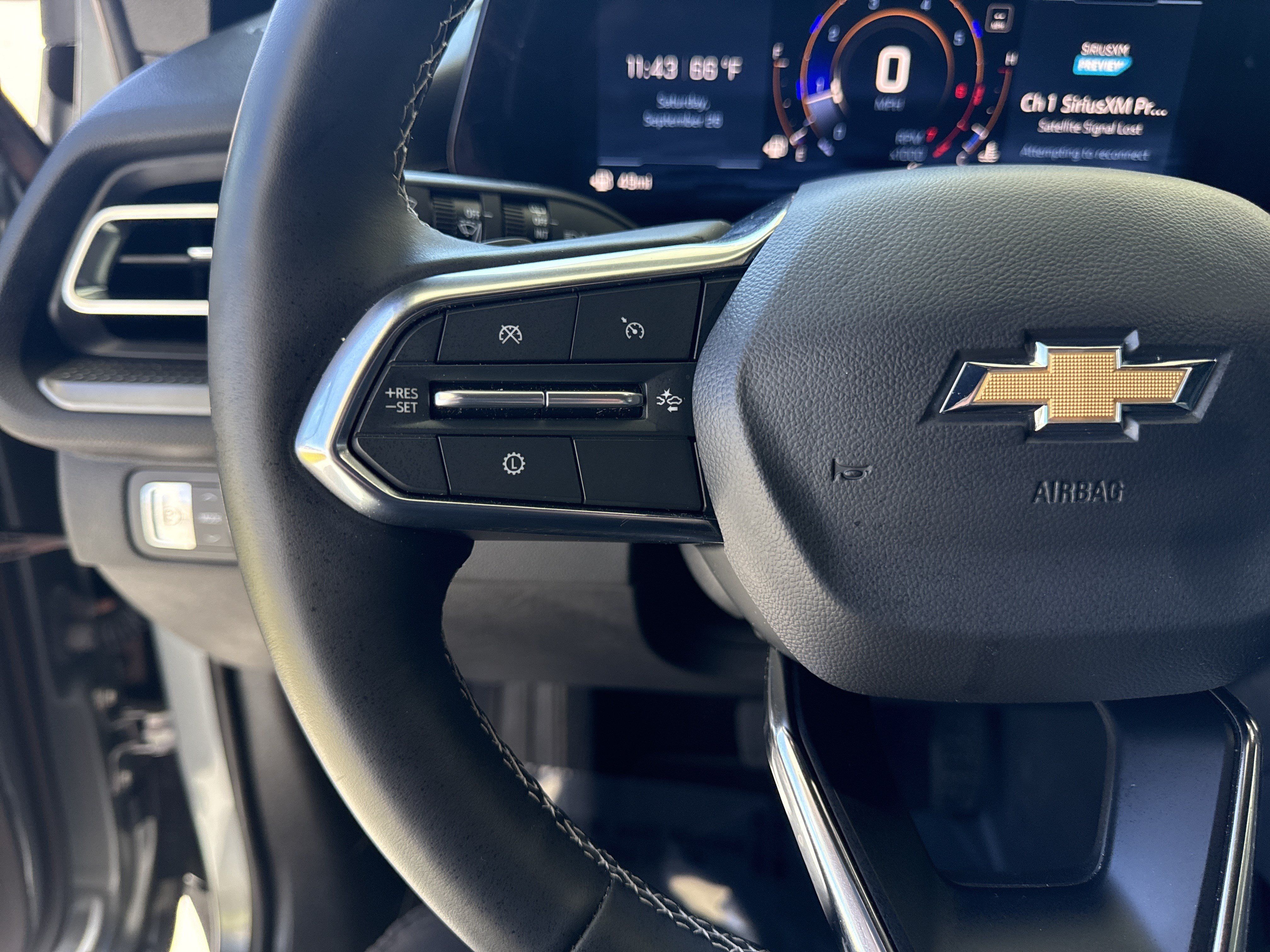 Used 2026 Chevrolet Traverse LT w/ Driver Confidence Package FWD image 24