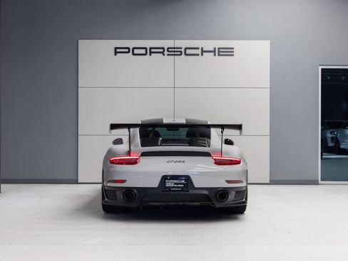 Certified 2018 Porsche 911 GT2 RS RWD image 6