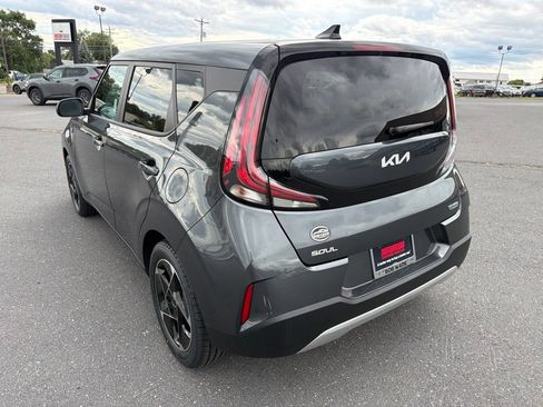 Used 2024 Kia Soul EX FWD image 3