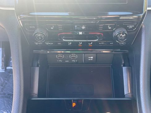 New 2025 Jeep Grand Cherokee L Altitude RWD image 16