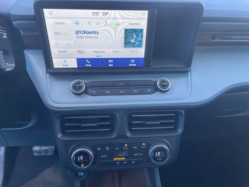 Used 2022 Ford Maverick Lariat w/ Lariat Luxury Package image 16