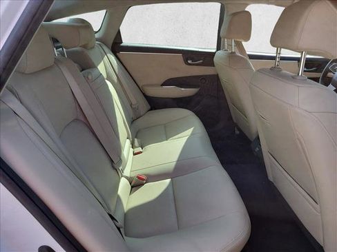 Used 2018 Honda Clarity Touring image 16