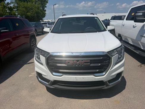 Used 2023 GMC Terrain SLE w/ Driver Convenience Package AWD/4WD image 2