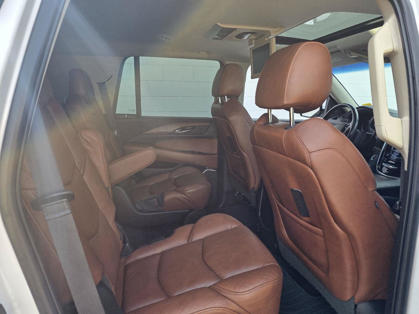 Used 2019 Cadillac Escalade Premium Luxury w/ LPO, Radiant Package AWD/4WD image 26