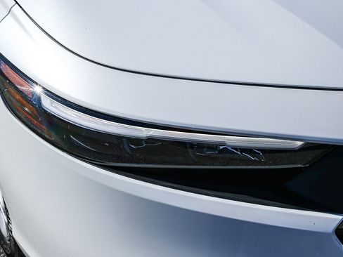 Used 2025 Honda Accord LX image 17