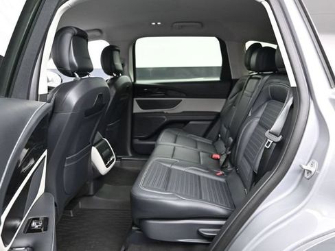 Used 2024 Lincoln Nautilus Reserve AWD/4WD image 22