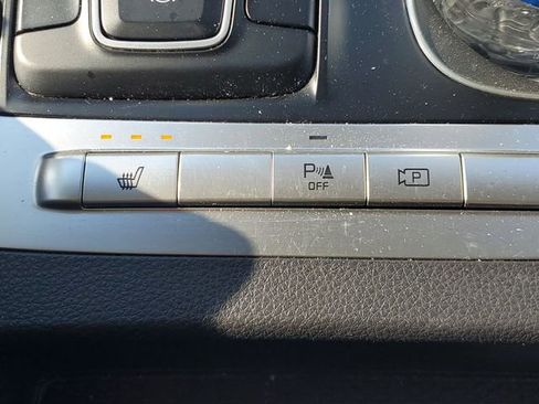 Used 2022 Kia Carnival LX image 28