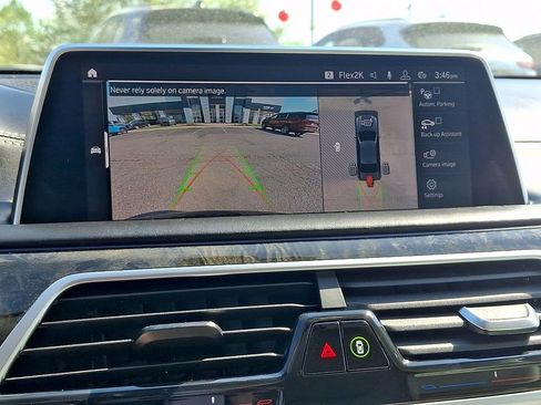Used 2020 BMW 750i xDrive w/ Autobahn Package AWD/4WD image 19