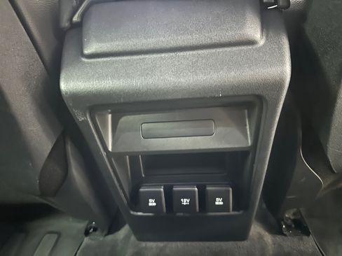 Used 2019 Land Rover Discovery Sport SE image 27