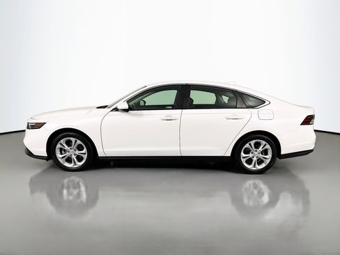 Certified 2023 Honda Accord LX image 8