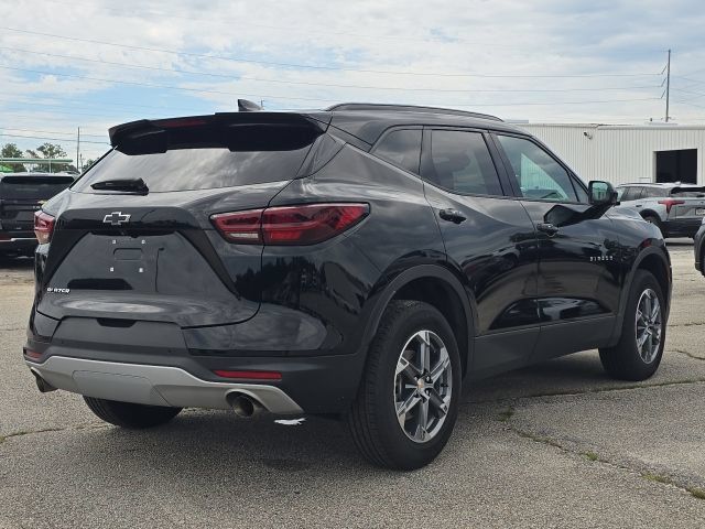 Used 2024 Chevrolet Blazer LT w/ Convenience Package FWD image 5