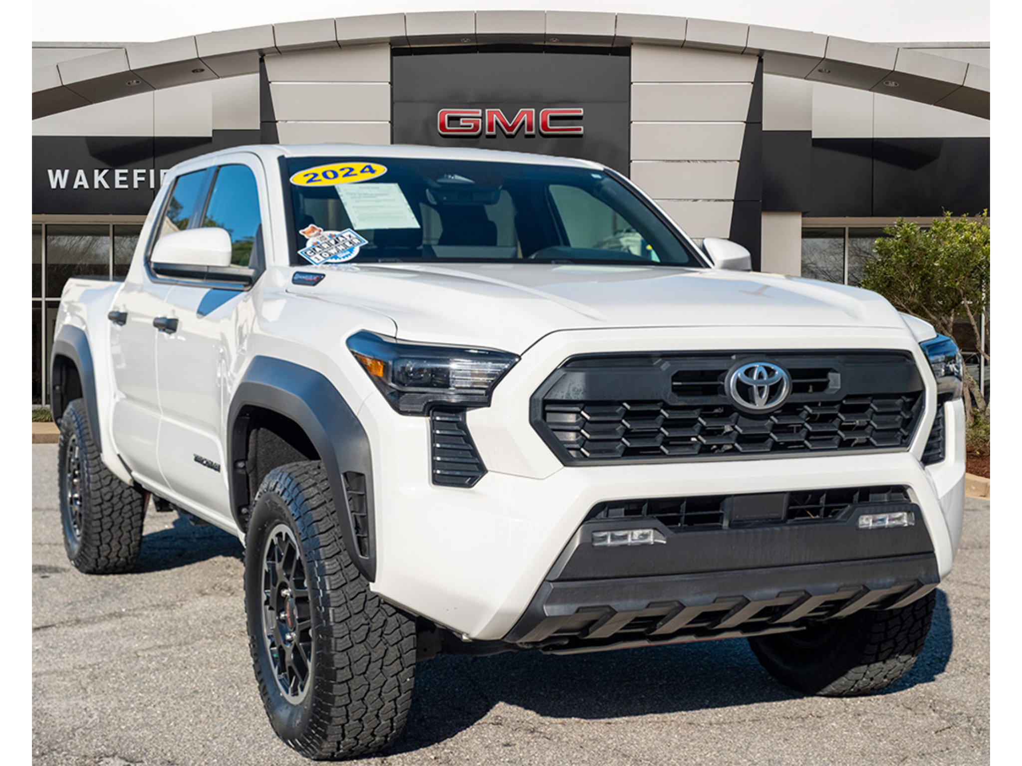 Used 2024 Toyota Tacoma TRD Off-Road AWD/4WD image 1