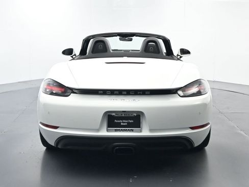 Used 2018 Porsche 718 Boxster image 13