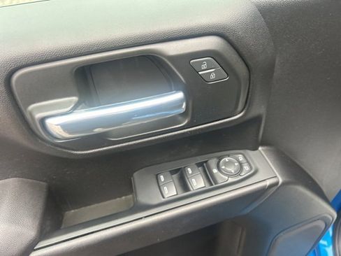 Used 2023 Chevrolet Silverado 1500 Custom image 13