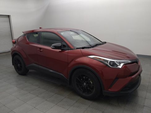 Used 2019 Toyota C-HR LE FWD image 11