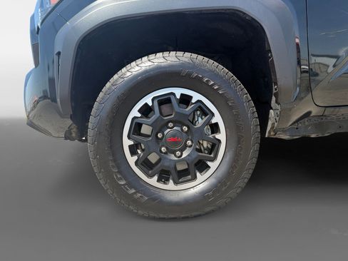 Certified 2025 Toyota Tacoma TRD Off-Road image 14