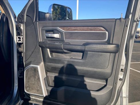 Used 2020 RAM 2500 Laramie image 24