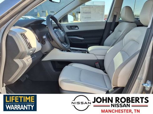 New 2026 Nissan Pathfinder SL w/ SL Premium Package image 3