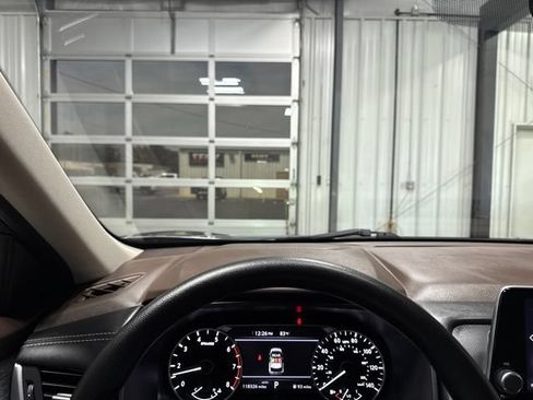 Used 2023 Nissan Rogue SV AWD/4WD image 9