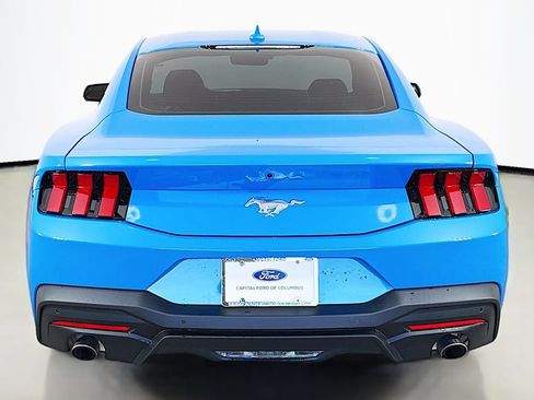 Used 2025 Ford Mustang Coupe RWD image 12