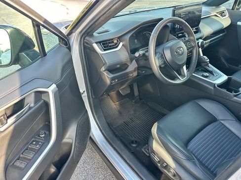 Used 2024 Toyota RAV4 XSE AWD/4WD image 9