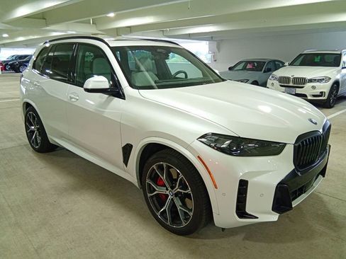 Certified 2025 BMW X5 xDrive50e w/ Executive Package AWD/4WD image 3