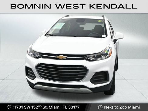 Used 2022 Chevrolet Trax LT w/ LT Convenience Package image 8