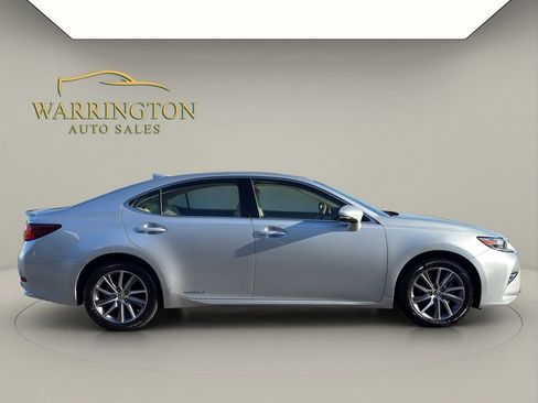 Used 2016 Lexus ES 300h image 2