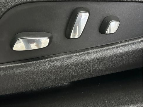 Used 2018 Cadillac XT5 Platinum w/ Driver Assist Package image 25