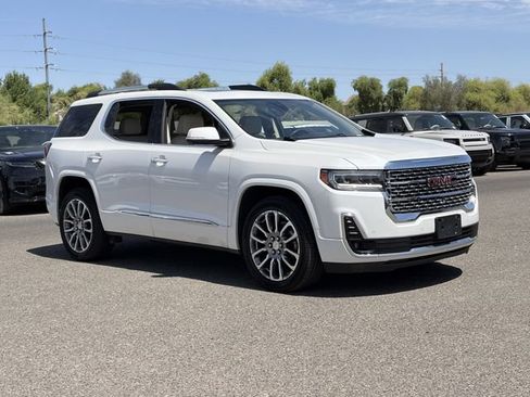 Used 2023 GMC Acadia Denali w/ Denali Ultimate Package AWD/4WD image 4