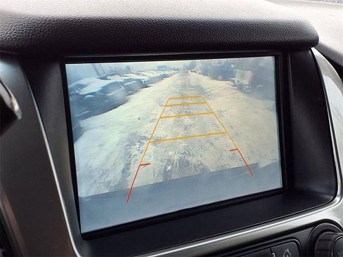 Used 2017 Chevrolet Suburban LT image 19