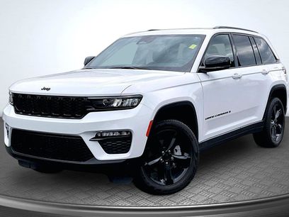 Used 2024 Jeep Grand Cherokee Limited w/ Black Appearance Package