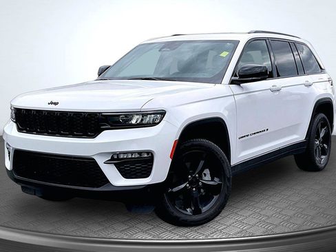Used 2024 Jeep Grand Cherokee Limited w/ Black Appearance Package AWD/4WD image 1