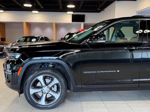Used 2023 Jeep Grand Cherokee 4WD 4xe image 8