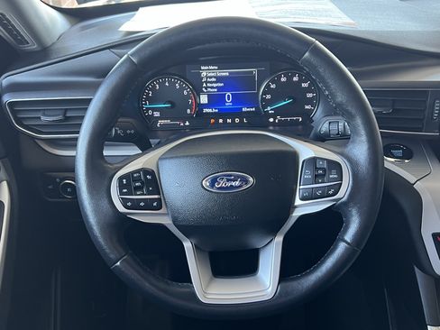 Used 2023 Ford Explorer XLT w/ Equipment Group 202A AWD/4WD image 32