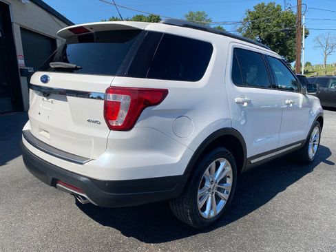 Used 2018 Ford Explorer XLT w/ Equipment Group 202A AWD/4WD image 3