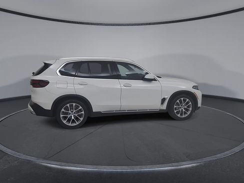 Used 2025 BMW X5 xDrive50e AWD/4WD image 17
