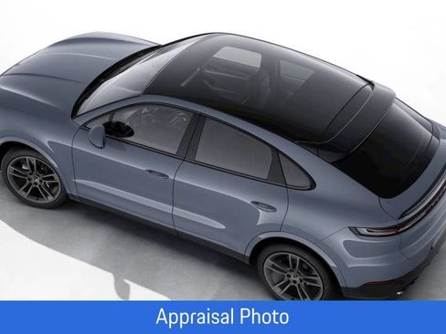 Certified 2024 Porsche Cayenne Coupe AWD/4WD image 4