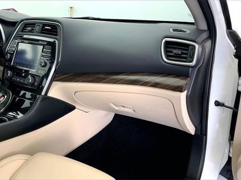 Used 2017 Nissan Maxima Platinum w/ Medallion Package image 16