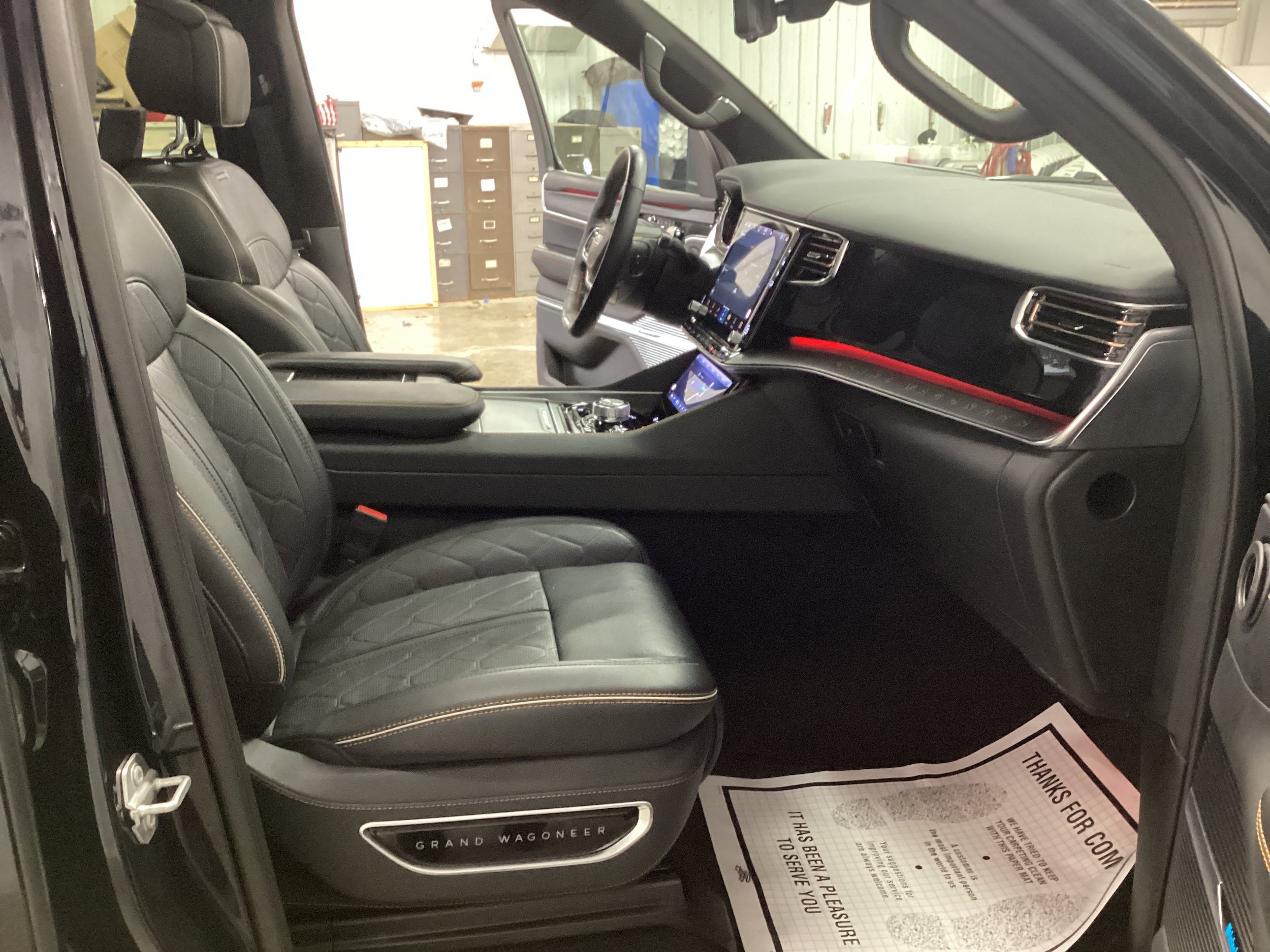 Used 2025 Jeep Grand Wagoneer Series III w/ Rear Seat Video Group 1 AWD/4WD image 43