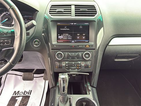 Used 2016 Ford Explorer XLT w/ Equipment Group 202A image 29