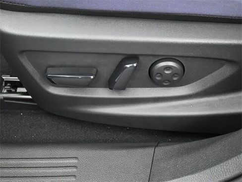 New 2026 Nissan Leaf Platinum+ w/ Floor Mat Package (Platinum+) image 8