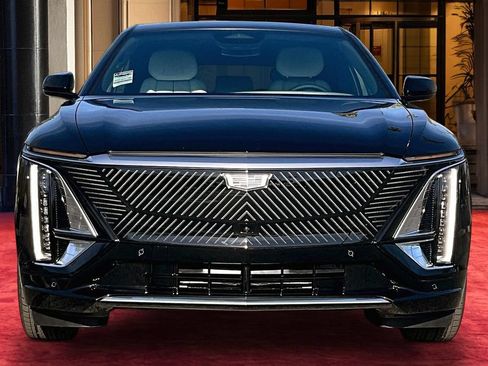 New 2026 Cadillac Lyriq Luxury w/ LPO, Floor Liner Package AWD/4WD image 3
