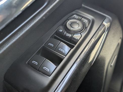 Used 2020 GMC Sierra 2500 AT4 w/ AT4 Premium Package AWD/4WD image 9