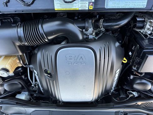 Used 2010 Dodge Challenger R/T image 15