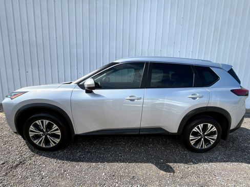 Used 2023 Nissan Rogue SV w/ SV Premium B Package image 4