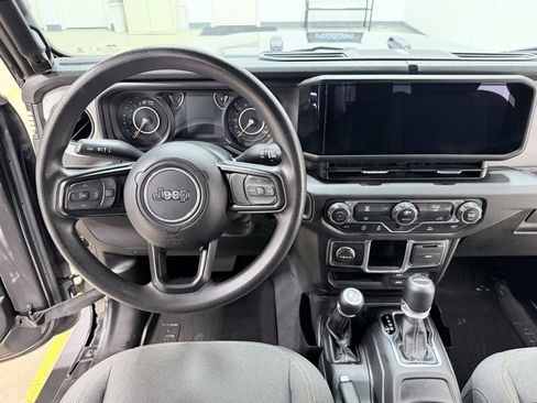 Used 2024 Jeep Gladiator Sport AWD/4WD image 39