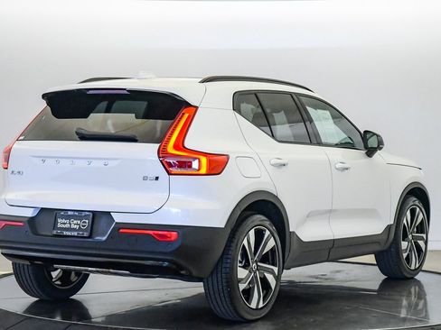Certified 2026 Volvo XC40 B5 Ultra w/ Climate Package AWD/4WD image 5