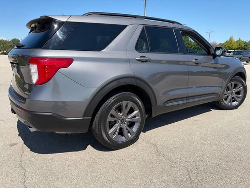 Used 2023 Ford Explorer XLT w/ Equipment Group 202A AWD/4WD image 7