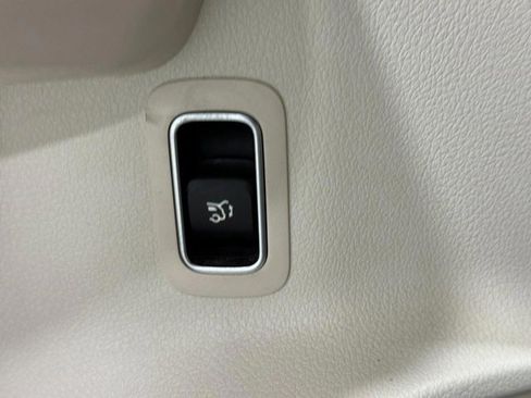 Certified 2023 Mercedes-Benz GLA 250 4MATIC image 25